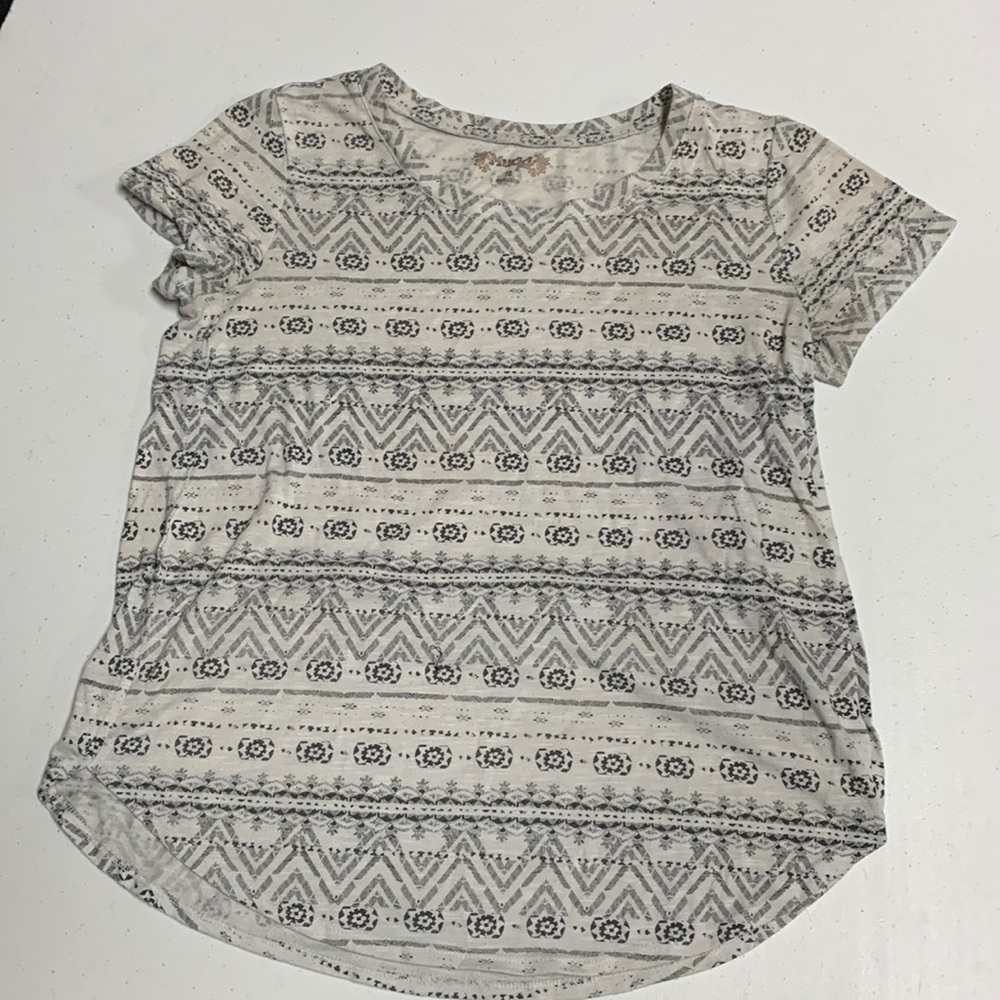 White and black tee shirt